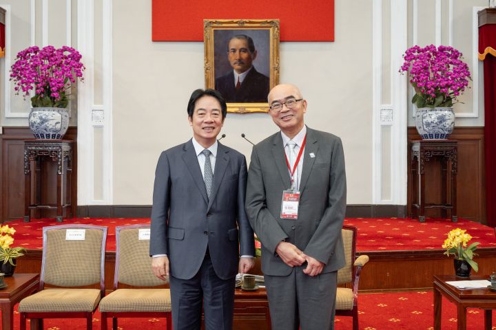 總統府特邀晉見慶合建設張朝帆總經理，恭賀榮獲國家建築金獎・金獅獎首獎